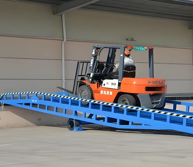 怀化移动式卸货平台（叉车用）